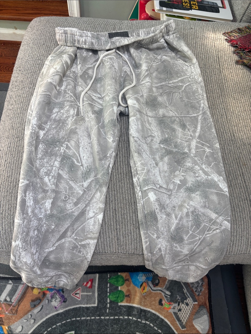 Comfy unisex camo sweatpants
